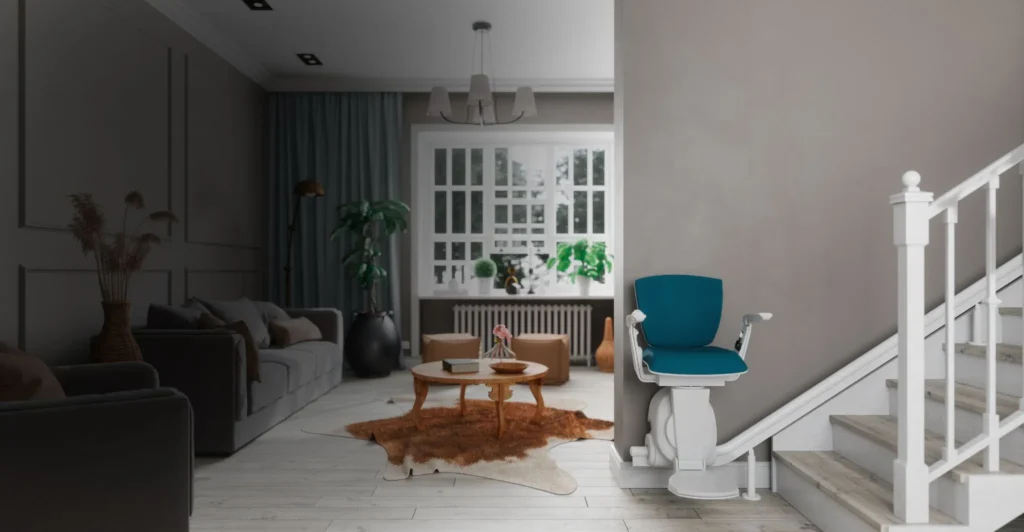 Monte-escalier installé dans l'escalier d'une maison, à côté du salon